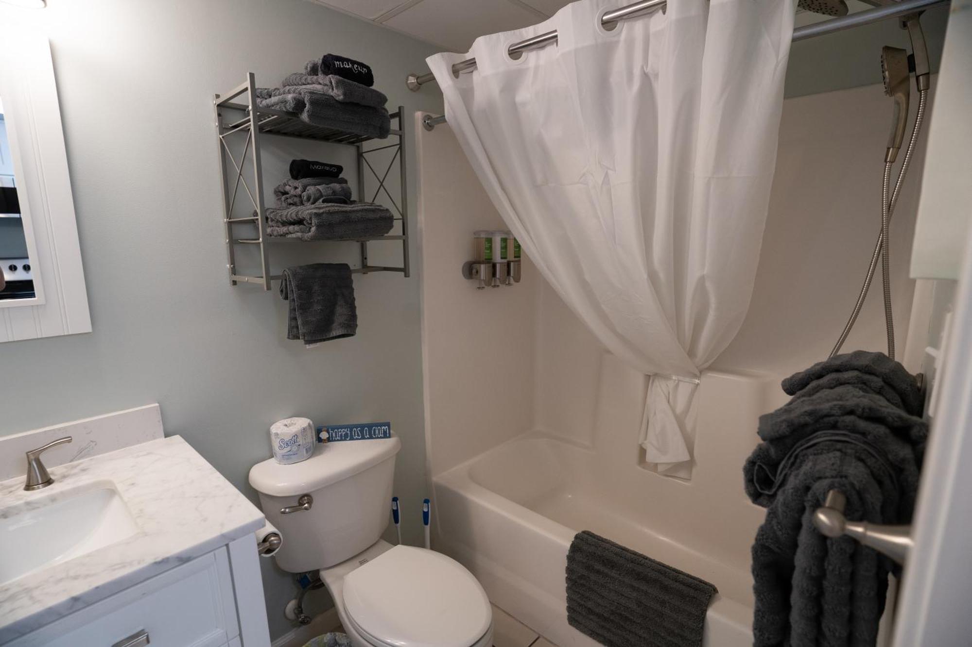 Oceanview Condo With Pool, Hot Tub, Balcony, Right On The Beach Миртл-Бич Экстерьер фото
