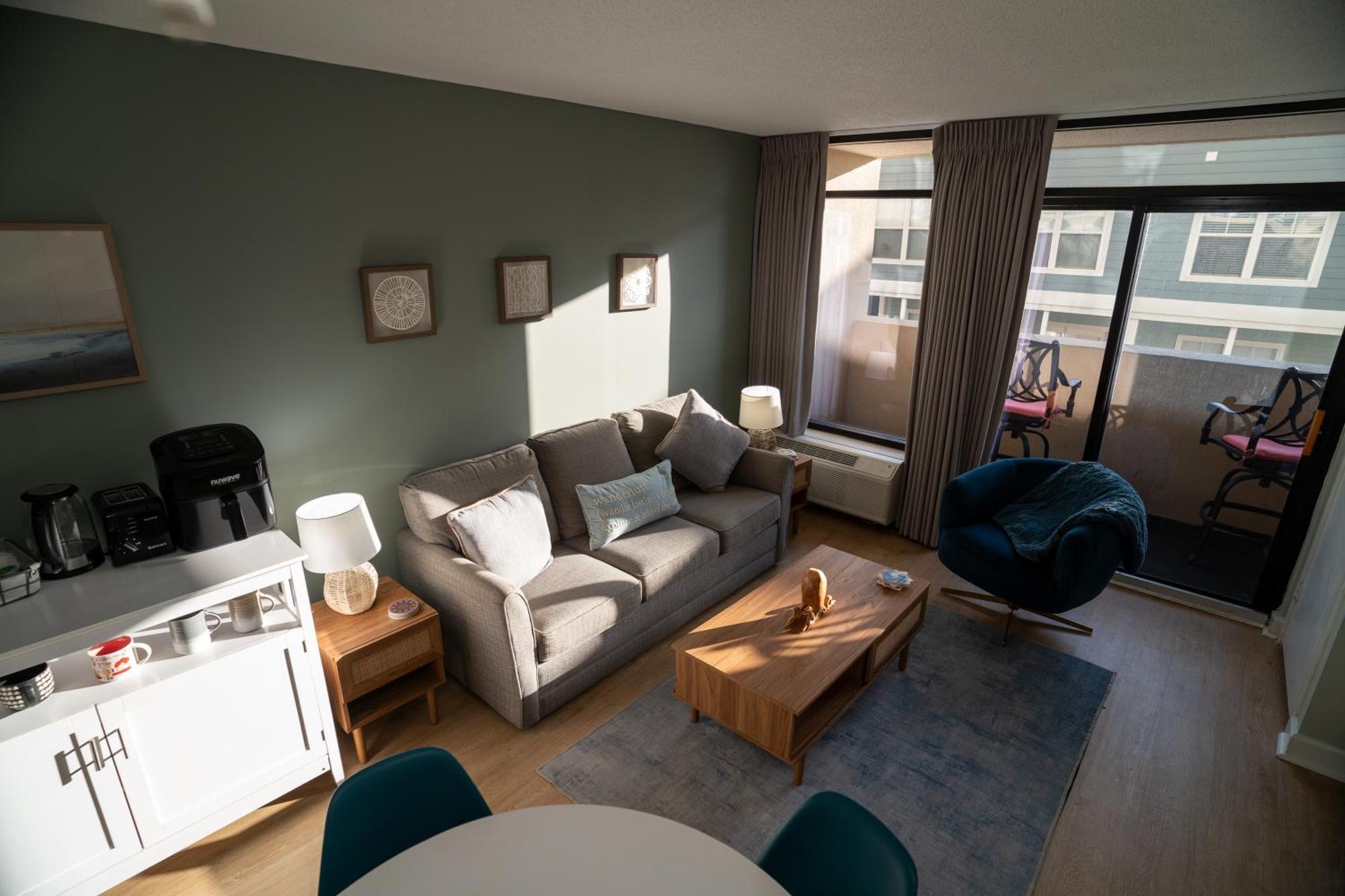 Oceanview Condo With Pool, Hot Tub, Balcony, Right On The Beach Миртл-Бич Экстерьер фото